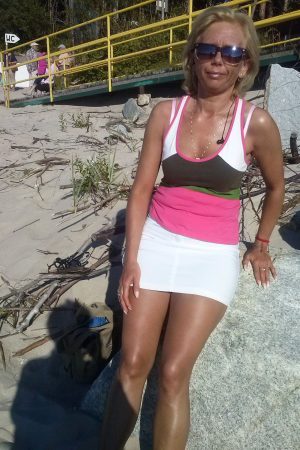 Baiser vite, bien, sans message de merde d’ex au milieu Farida - rencontre-Cougar-Le Havre